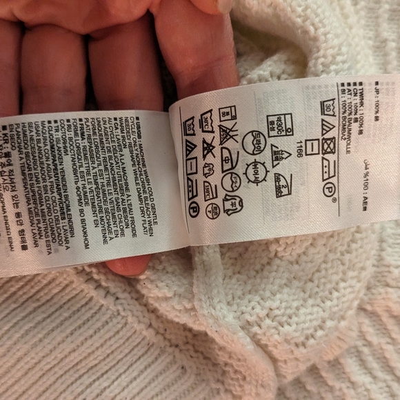 ❗3 for 20❗Gap knit short sleeve sweater - Picture 6 of 8